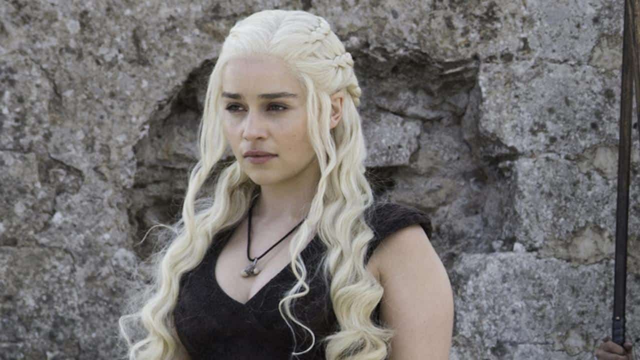 Il Trono Di Spade Emilia Clarke Mostra Un Nuovo Taglio Di Capelli