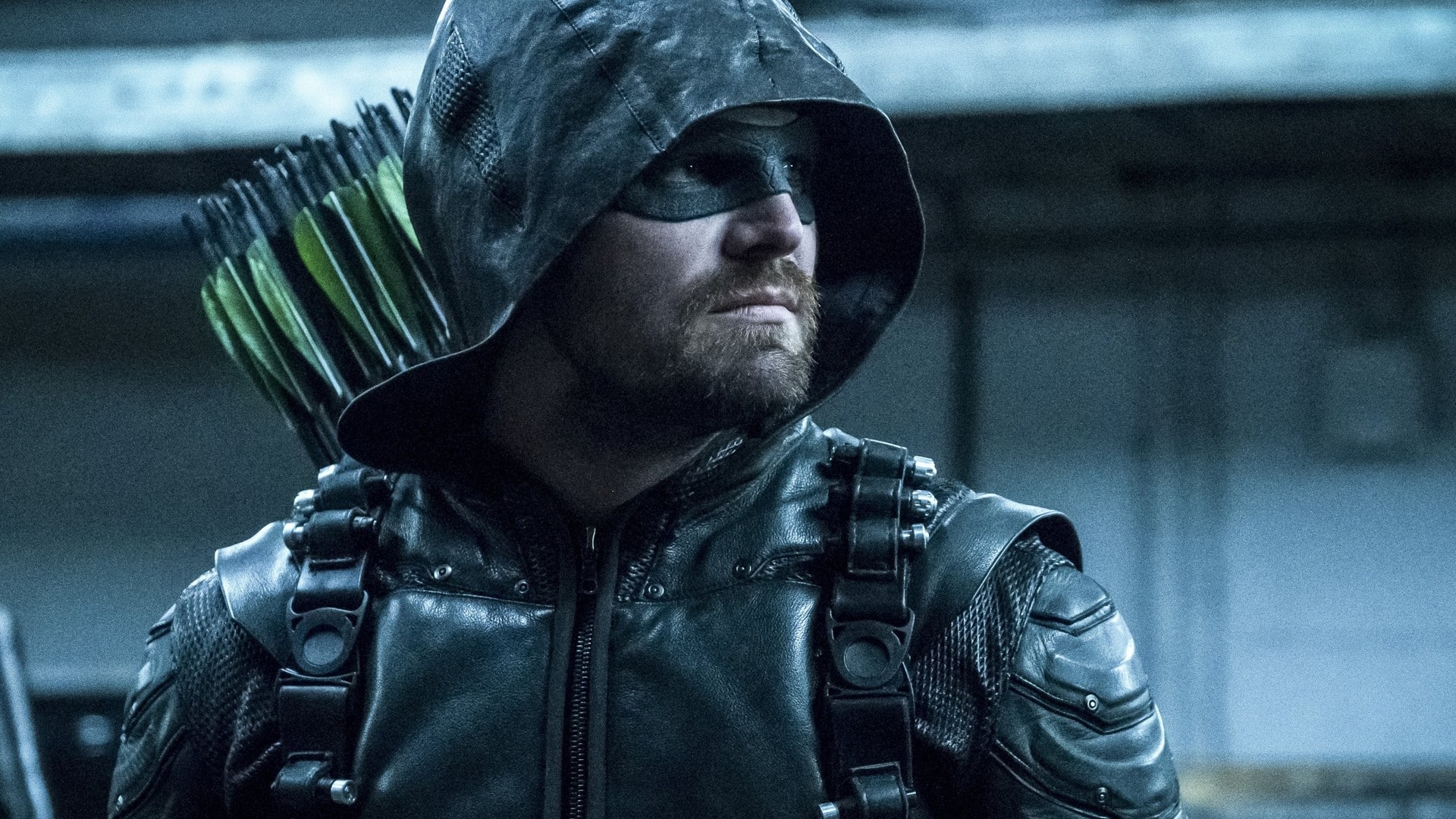 Arrowverse: Stephen Amell svela uno straordinario costume nel crossover