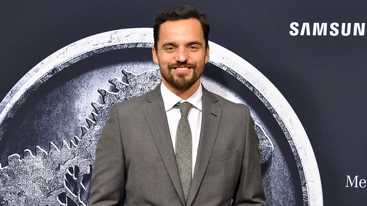 Hoops: Jake Johnson protagonista della serie comedy animata Netflix