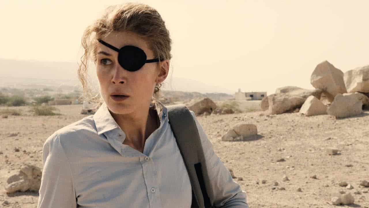 RomaFF13 – A Private War: recensione del film con Rosamund Pike