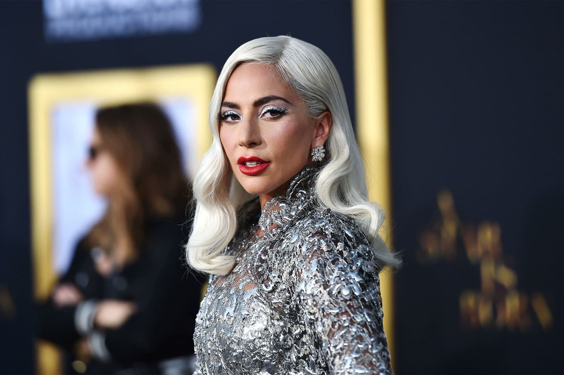 A Star Is Born: Lady Gaga sorprende i fan a una proiezione in anteprima