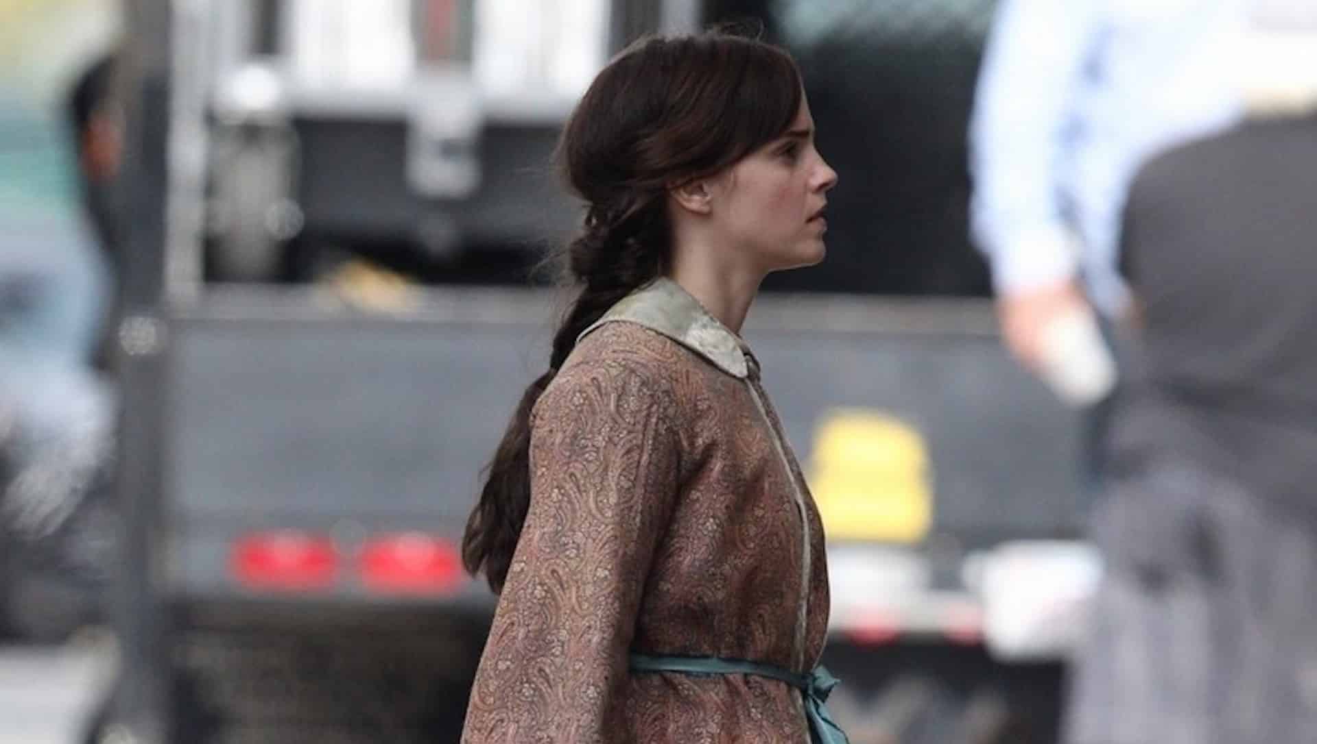 Emma Watson sul set di Piccole Donne nelle prime foto dal set