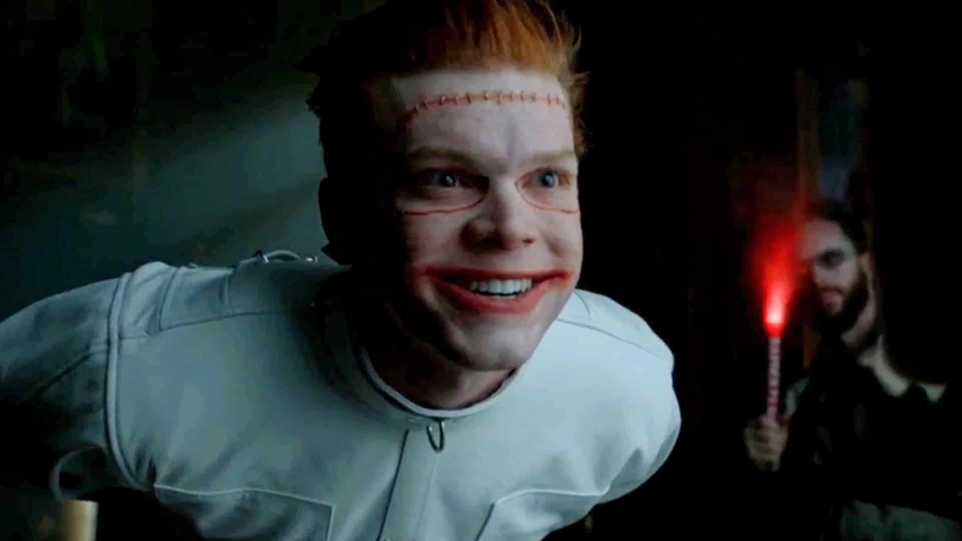 Gotham – Stagione 5: nella nuova foto Jeremiah assomiglia sempre di più al Joker