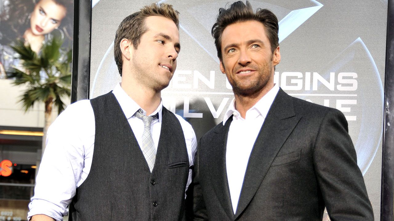 Hugh Jackman vs Ryan Reynolds: ”Siamo vicini a Blake Lively, bloccata in casa con lui”