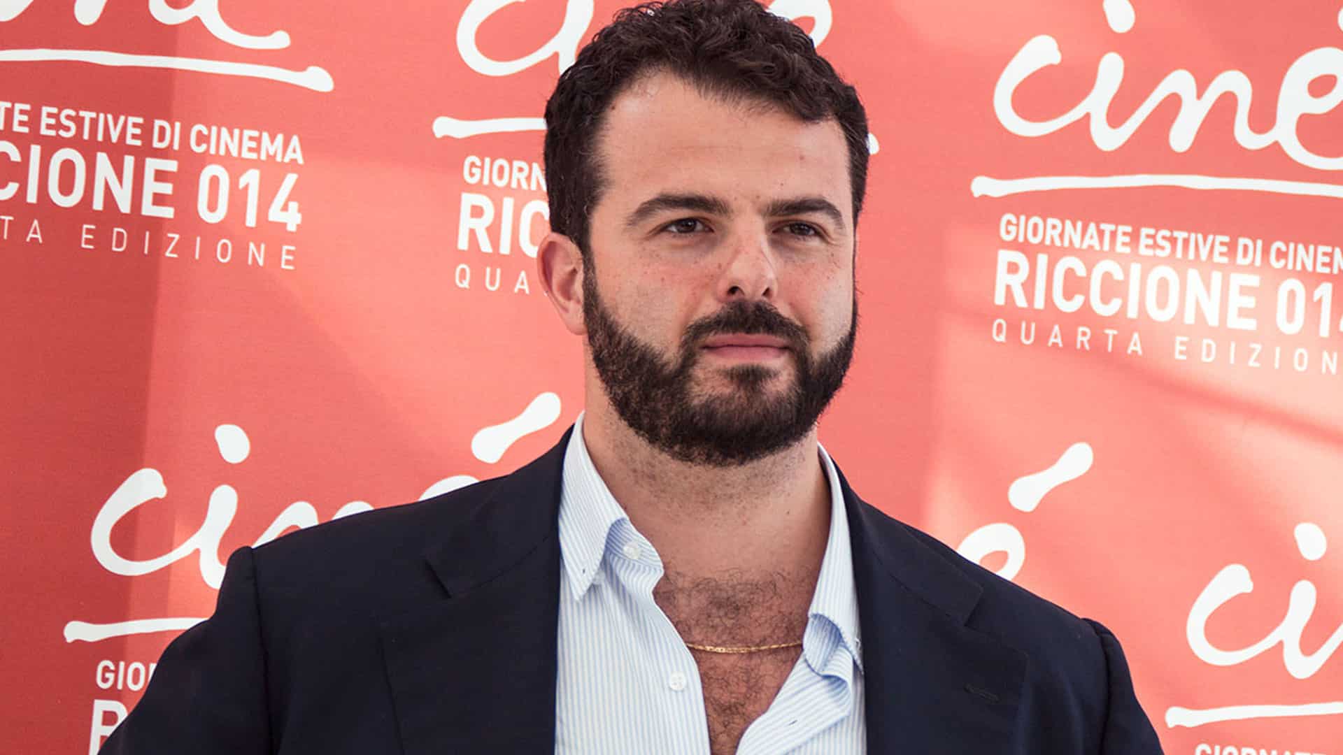 Editoriale | Edoardo De Angelis: il vizio della bellezza che attraversa il degrado