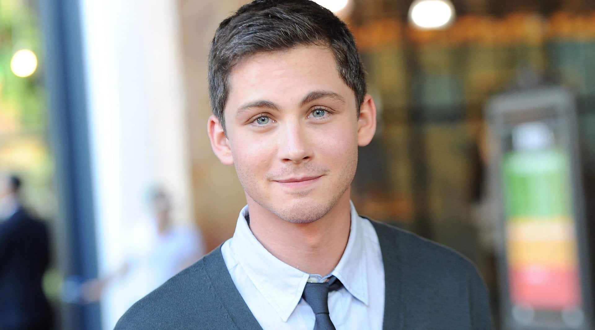 Avete visto la fidanzata di Logan Lerman? Ecco chi ha conquistato il cuore dell’attore dopo Alexandra Daddario