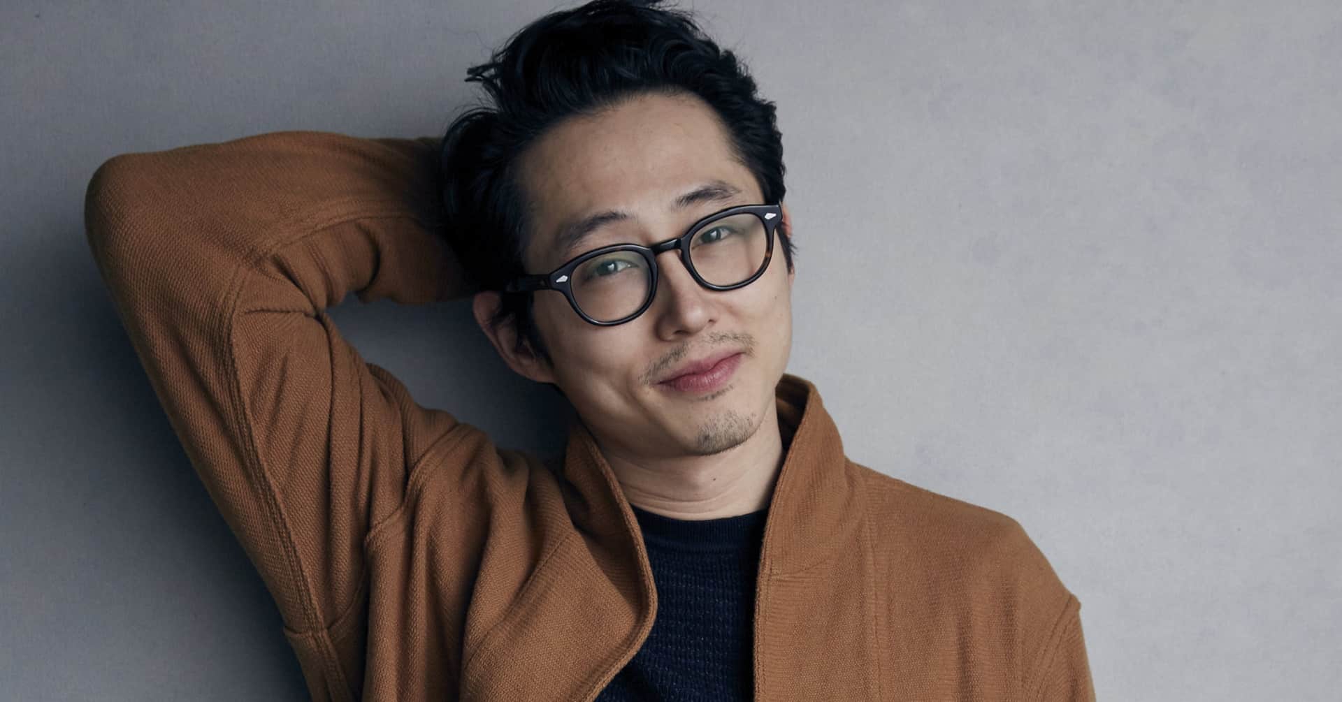 Steven Yeun ha siglato un accordo con gli Amazon Studios