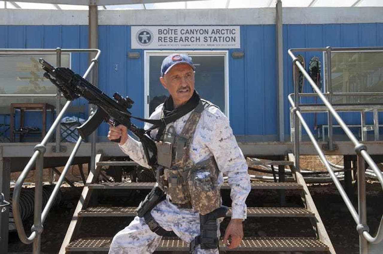 Tremors 7: confermata l’uscita ad ottobre, ecco Michael Gross nella nuova foto!
