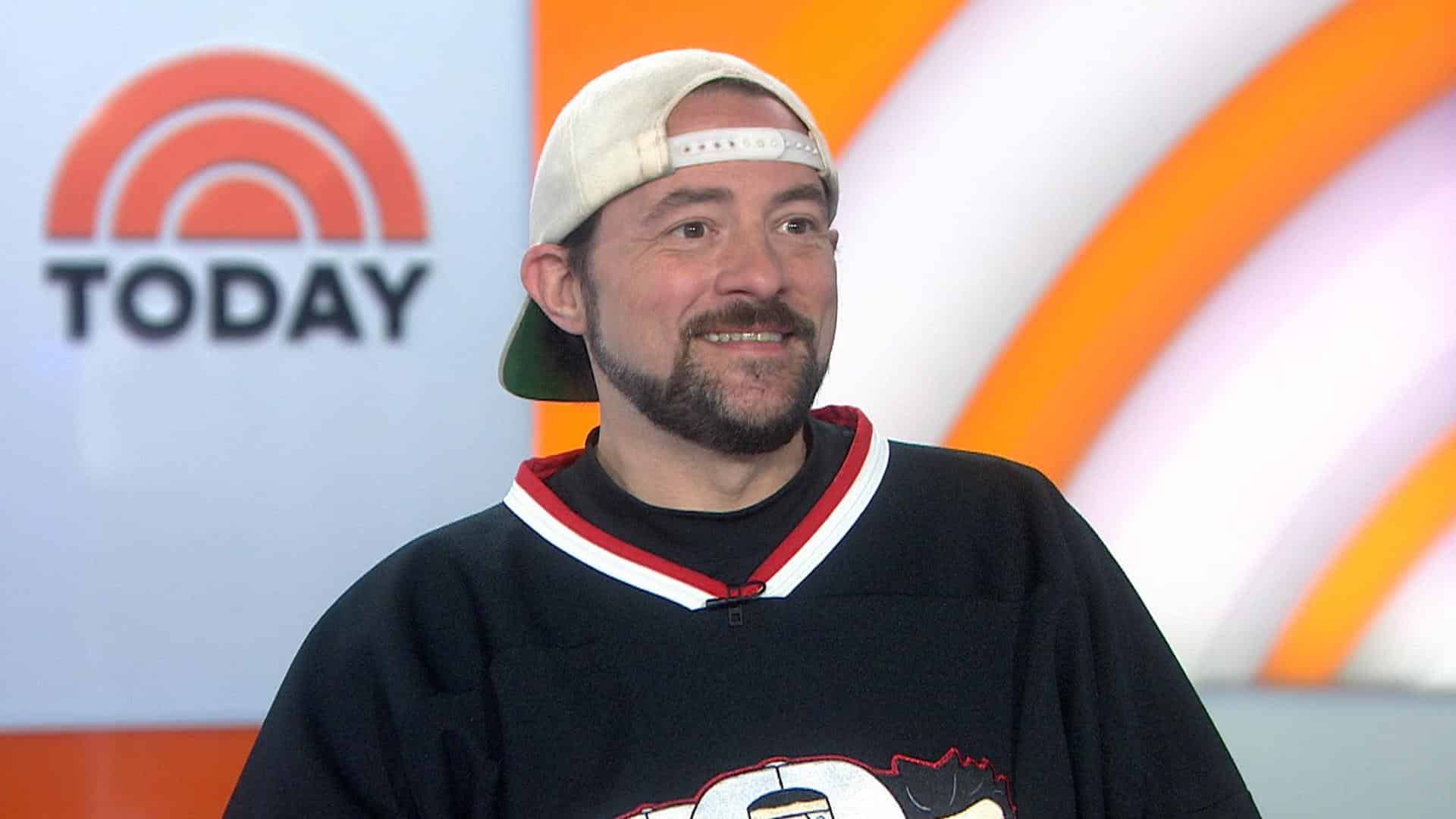 Avete visto la figlia di Kevin Smith? Il suo nome lascerà a bocca aperta i fan dei fumetti DC!