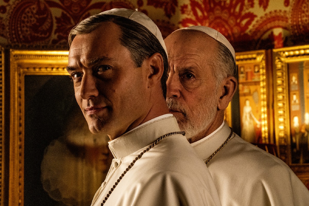 The New Pope: Jude Law si veste da Papa nel nuovo promo della serie