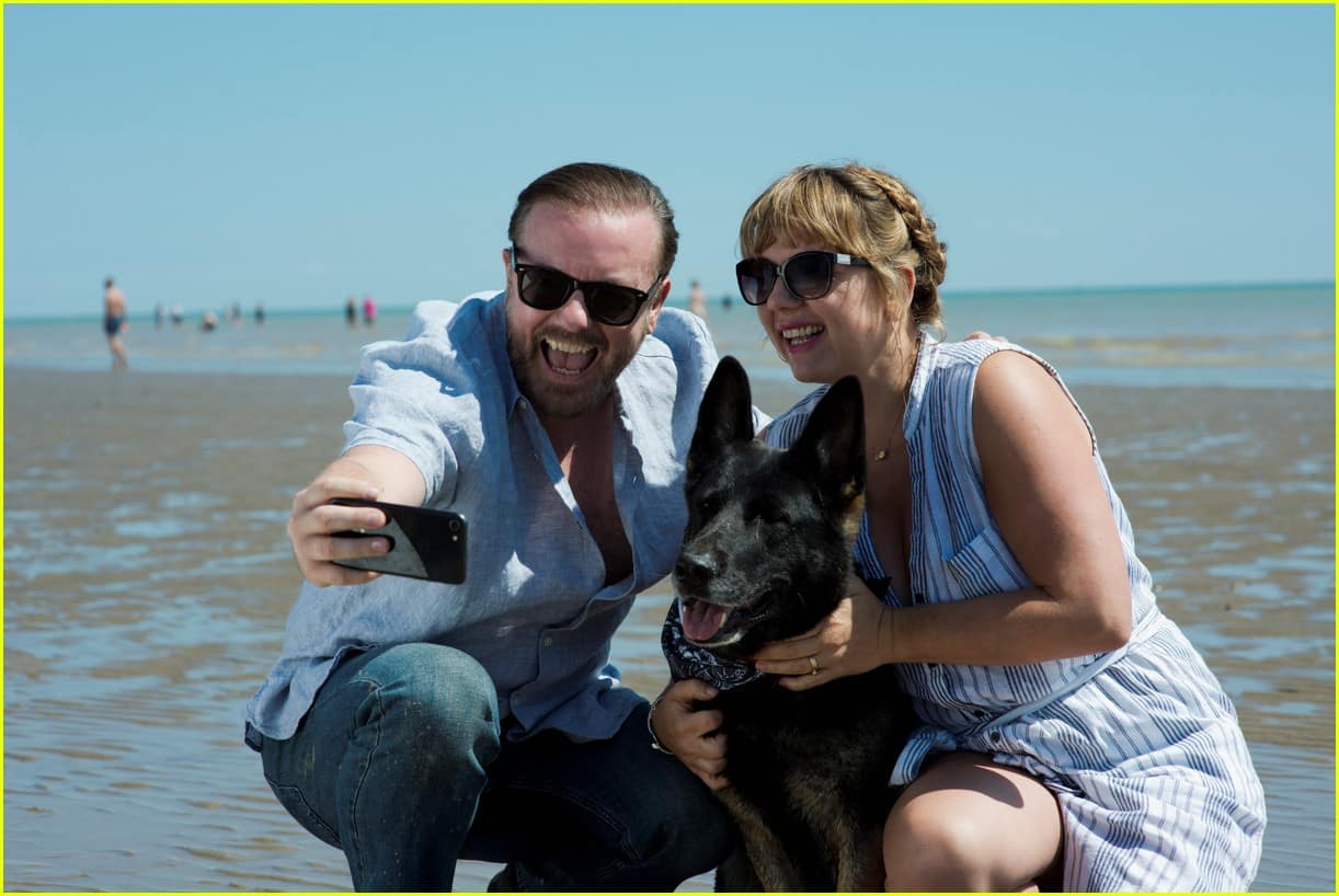 After Life: rilasciate le prime immagini della serie di Ricky Gervais