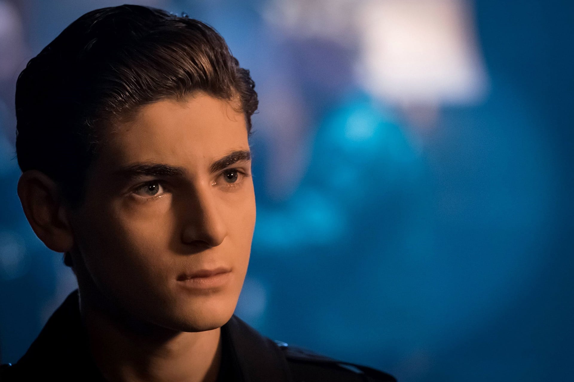 Gotham: ecco il trucco dietro alla Batsuit che David Mazouz indosserà