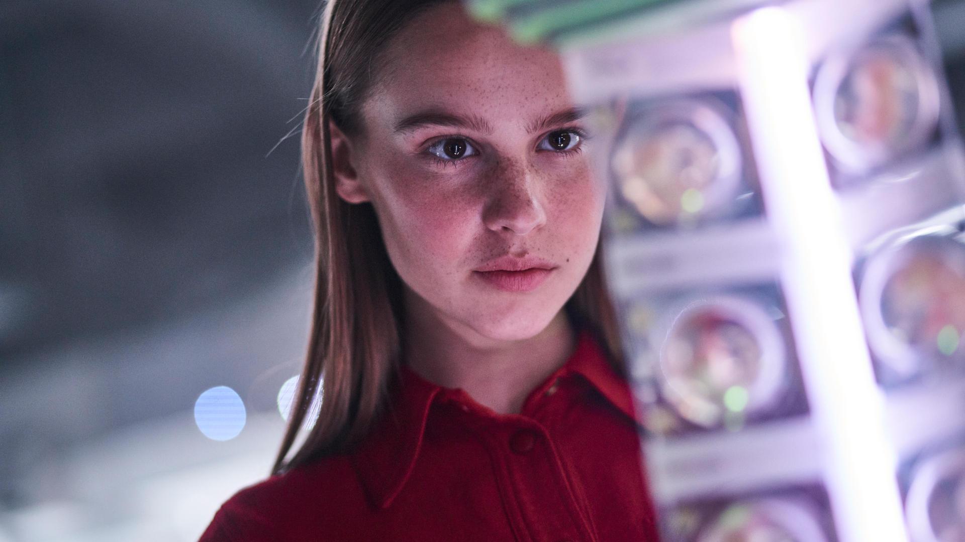 I Am Mother: Netflix acquisisce il film sci-fi con Hilary Swank