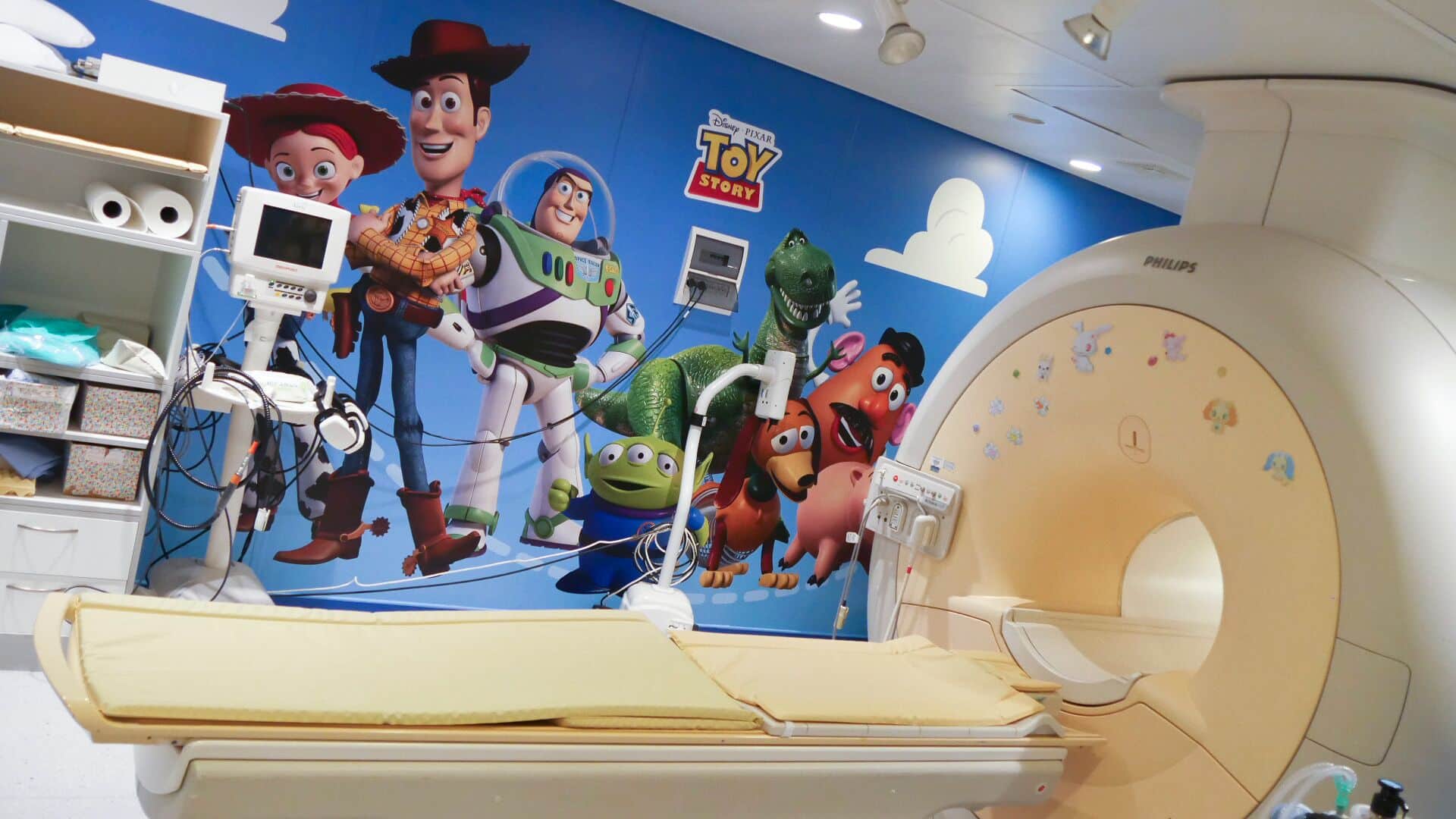 Toy Story decora la sala di Risonanza Magnetica del Gaslini a Genova