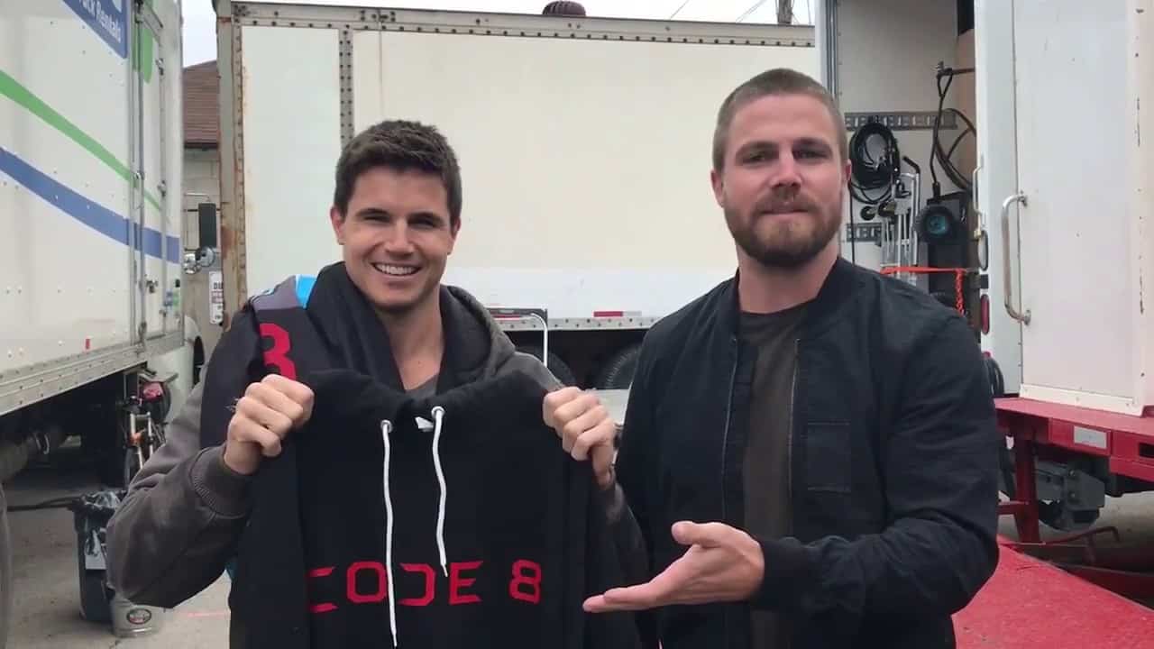 Code 8: primo sguardo al film sci-fi di Robbie e Stephen Amell [VIDEO]