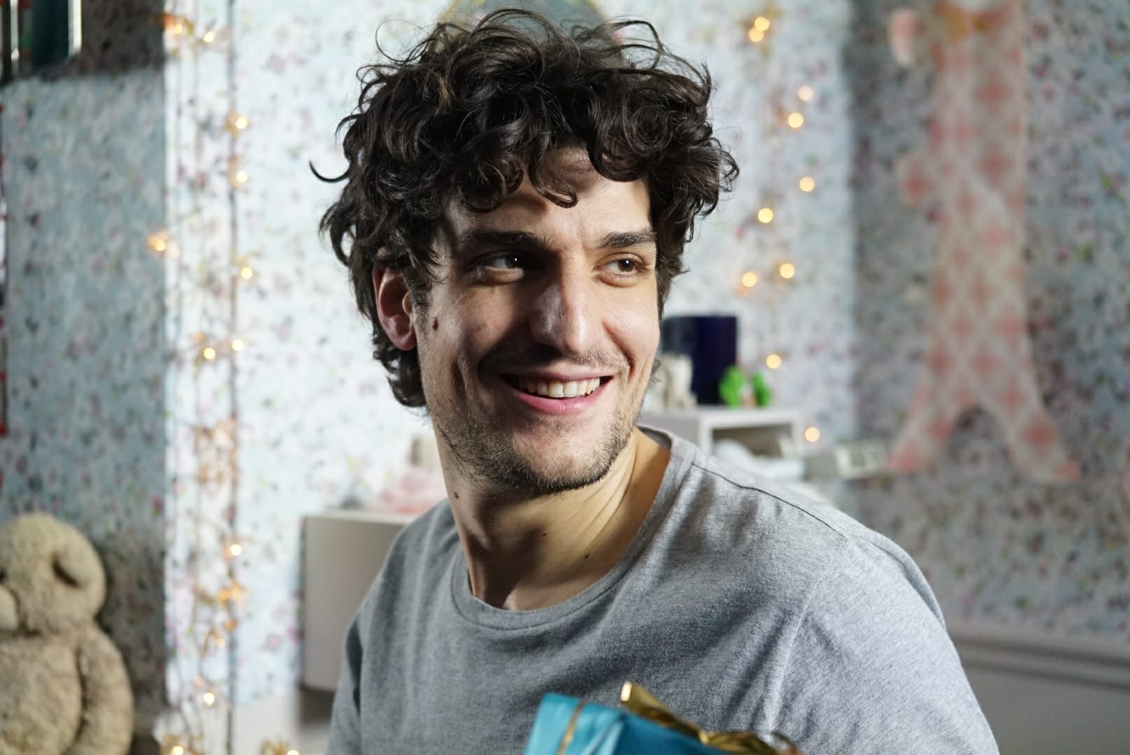 L’Uomo Fedele: poster ufficiale e foto del film di Louis Garrel