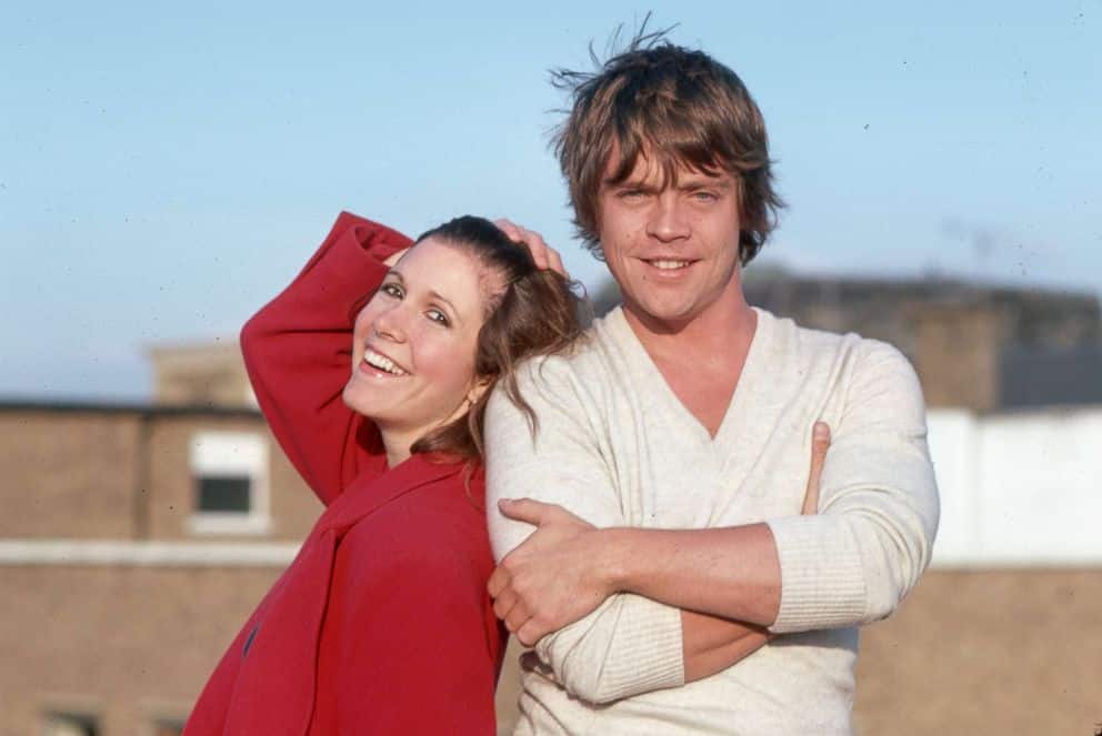 Mark Hamill e il commovente ricordo di Carrie Fisher: il video dal set di Star Wars