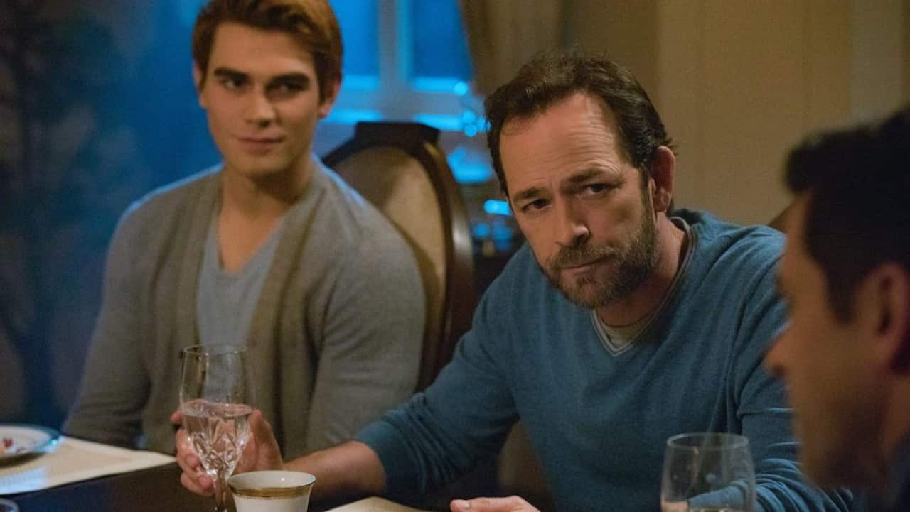 Riverdale interrompe la produzione in seguito alla morte di Luke Perry