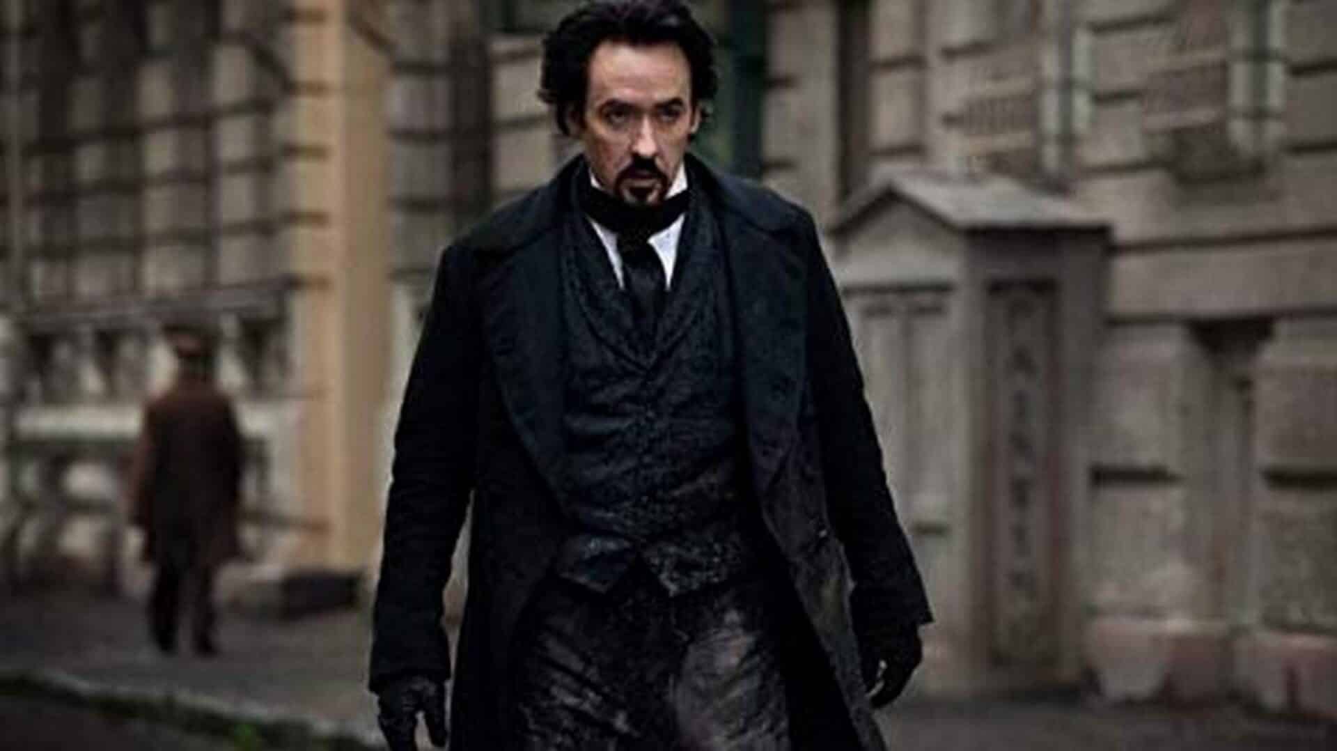 The Raven: la recensione del film con John Cusack