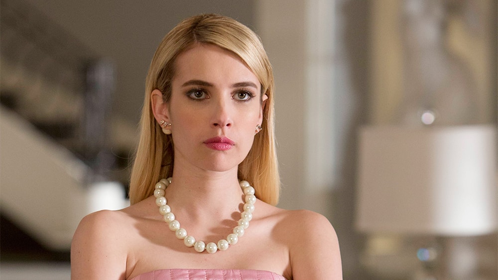 Holidate: Emma Roberts protagonista della commedia Netflix
