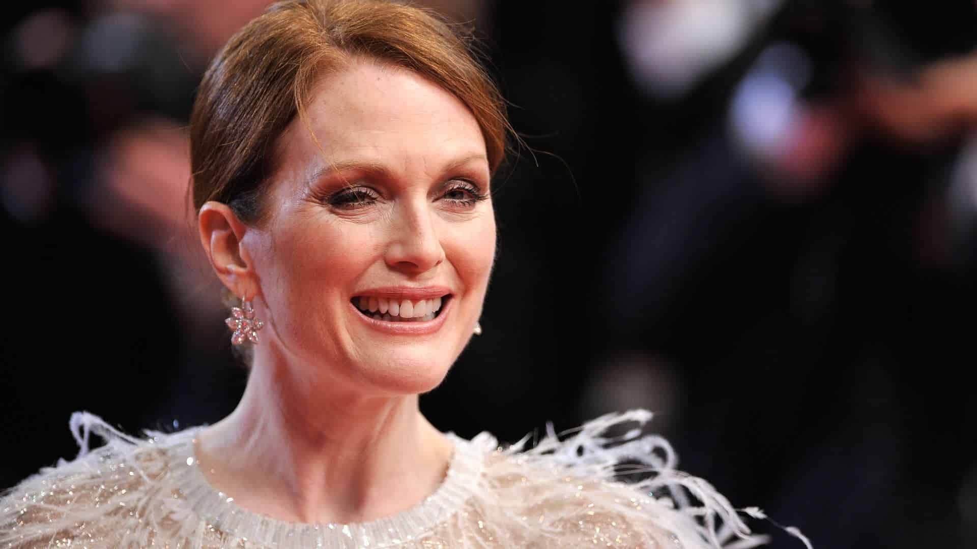 Copia Originale: Julianne Moore licenziata a causa di una naso finto