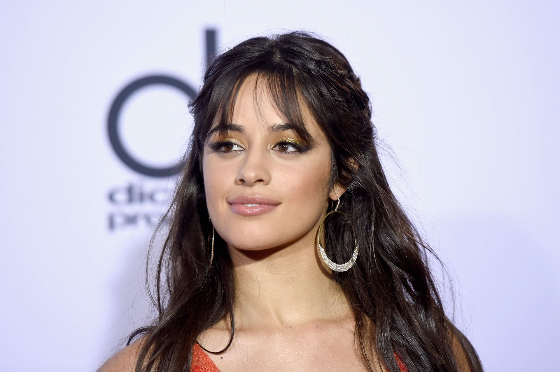 Camila Cabello e il brutto incidente durante la première di Cenerentola [VIDEO]