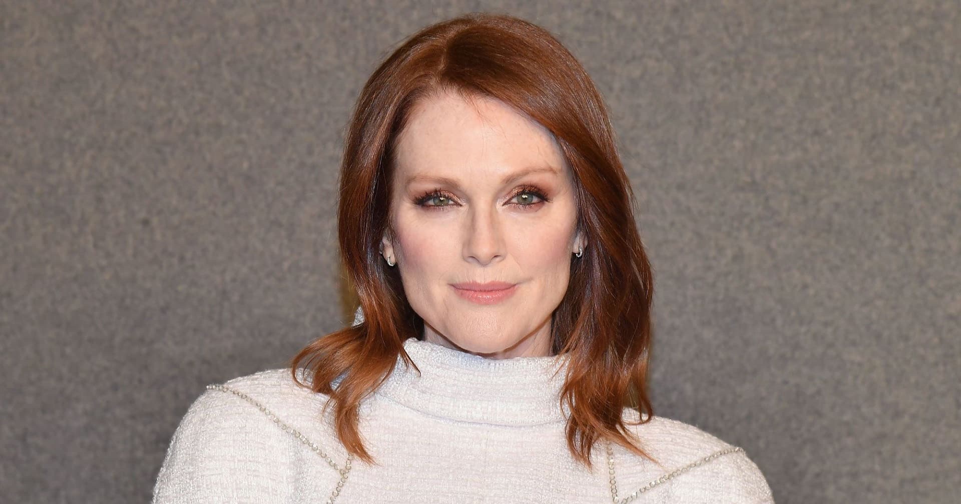 Julianne Moore spiega perché è sessista dire che una donna “sta invecchiando bene”