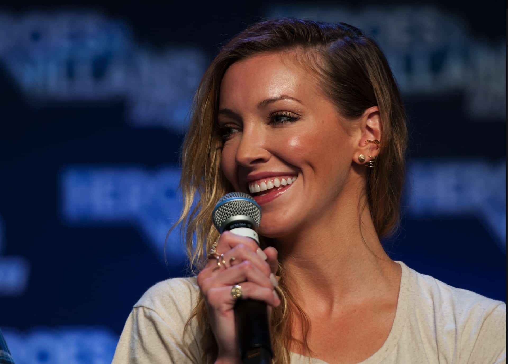 Arrow – Stagione 8: Katie Cassidy Rodgers tornerà nella stagione finale