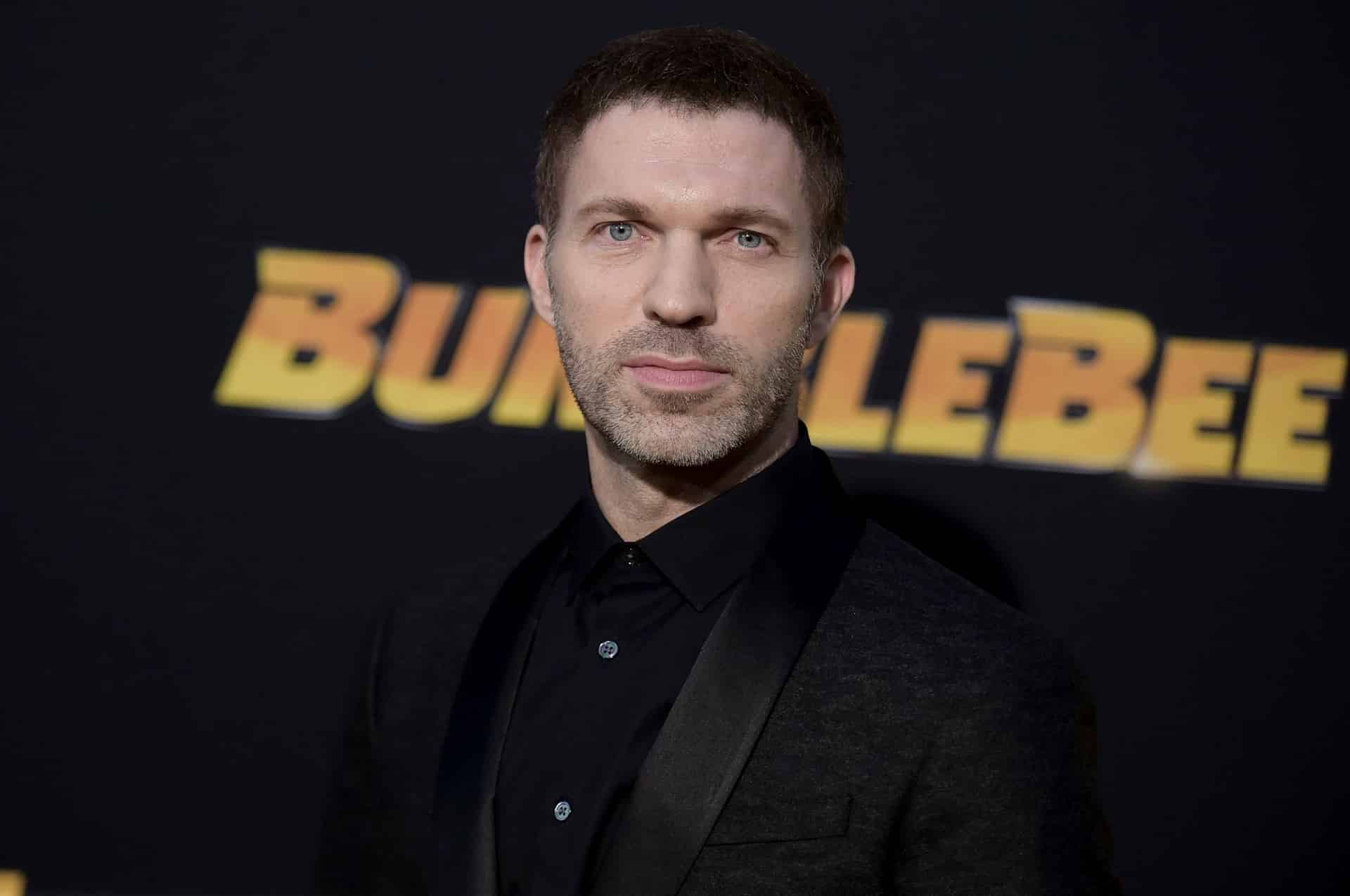 Six Billion Dollar Man: Travis Knight (Bumblebee) alla regia del film