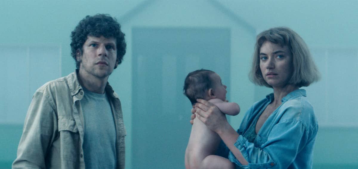 Vivarium: prima immagine del film con Jesse Eisenberg e Imogen Poots