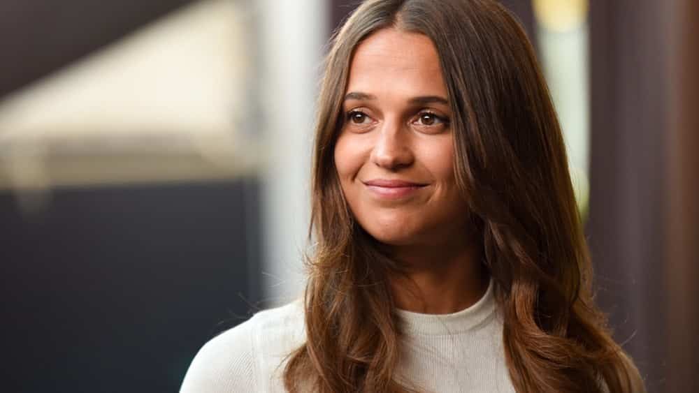 Alicia Vikander protagonista del thriller prodotto da Luca Guadagnino