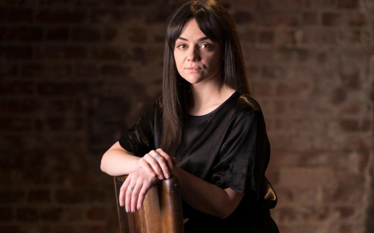Adult Material: Hayley Squires e Rupert Everett nella serie sull’industria pornografica