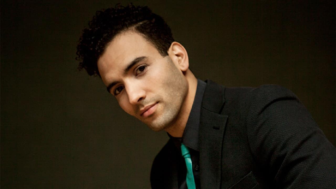 DCnautas - O ator de 'Aladdin' e 'The Old Guard', Merwan Kenzari