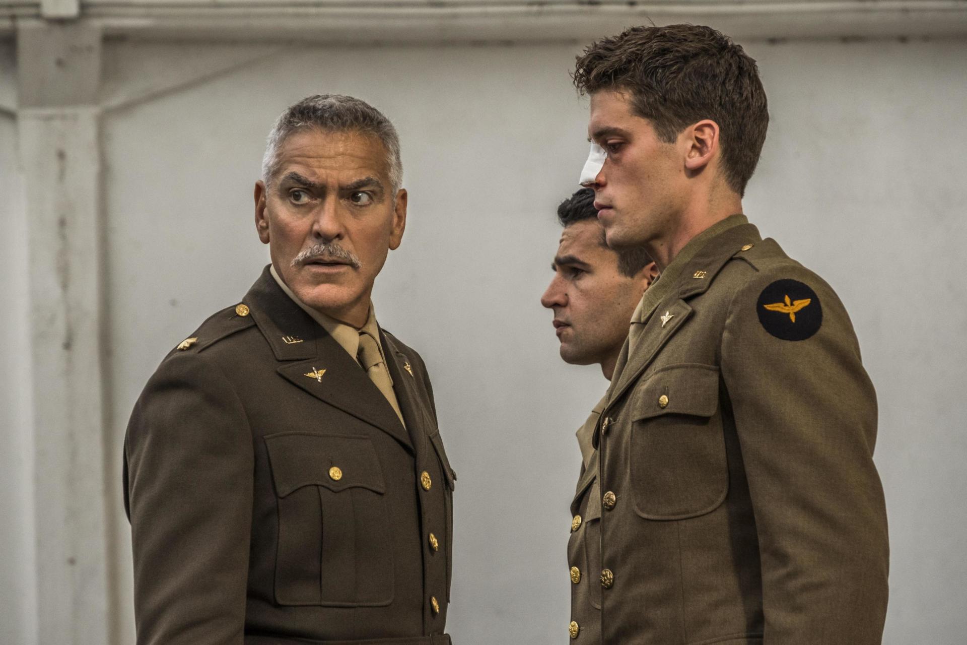 Catch-22: la serie tv di George Clooney in uscita su Sky