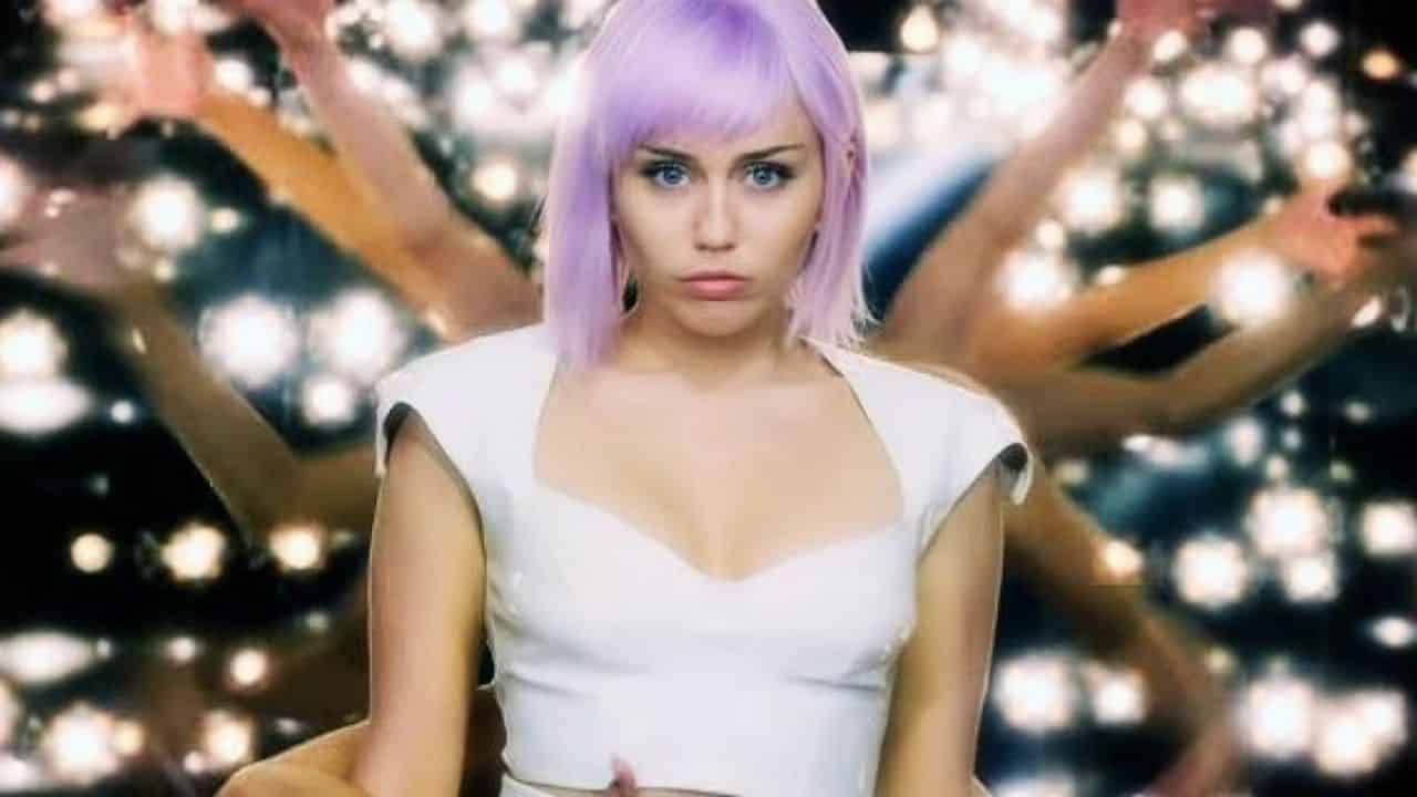 Black Mirror 5: Miley Cyrus parla dell’episodio di cui è protagonista