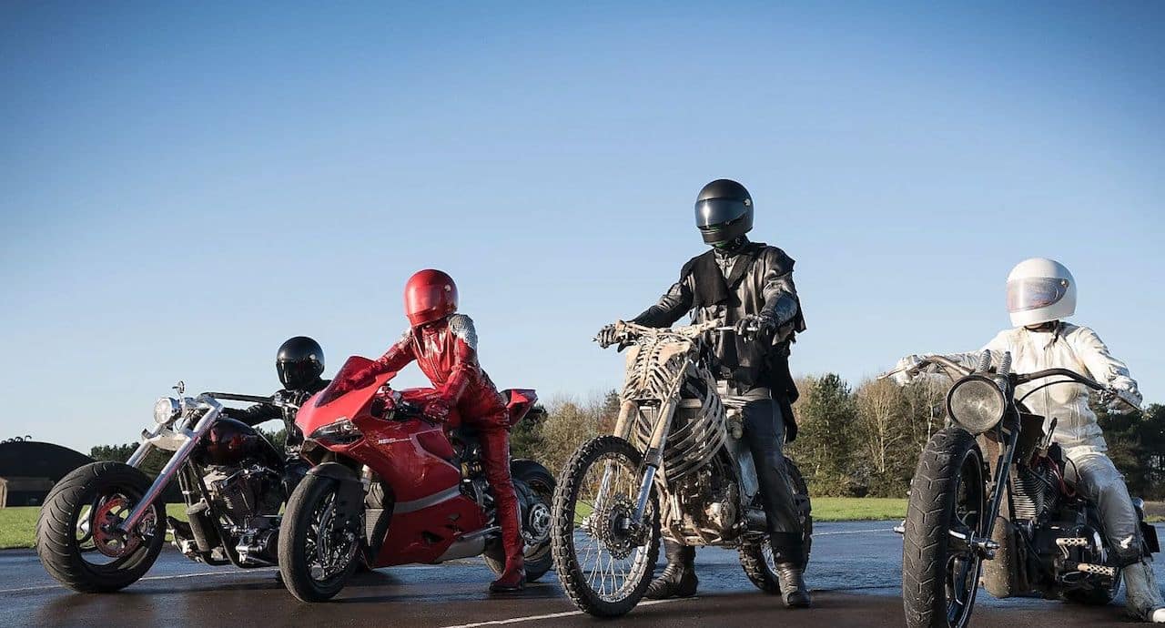 Good Omens: chi sono e cosa simboleggiano i Quattro Cavalieri dell’Apocalisse?