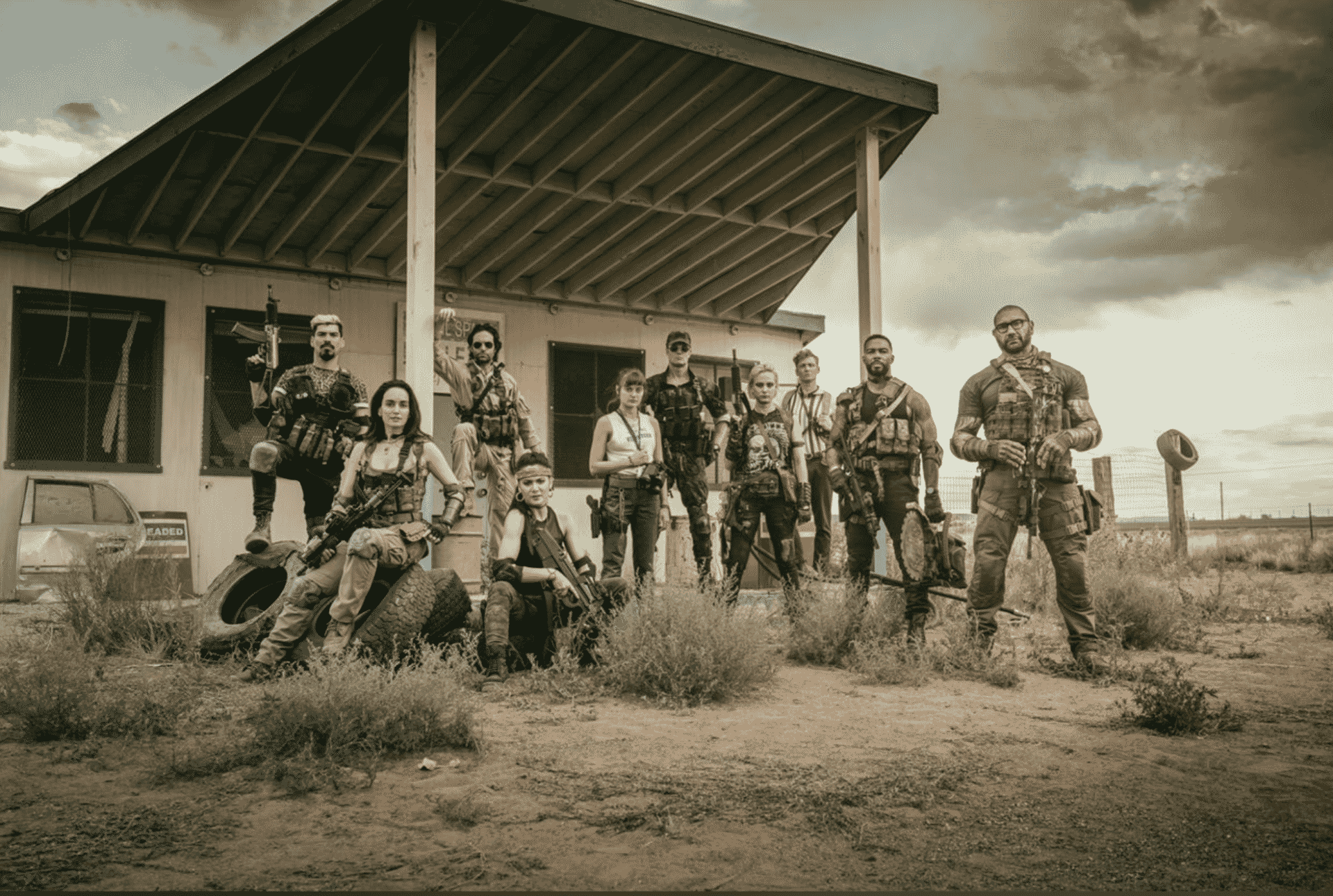 Army of the Dead: il cast riunito in una nuova foto del dietro le quinte