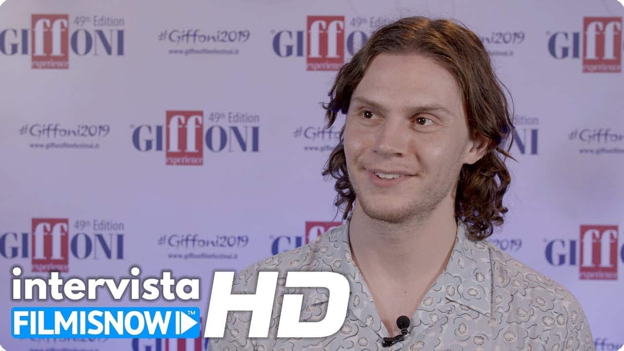 Evan Peters: intervista video alla star di American Horror Story e X-Men