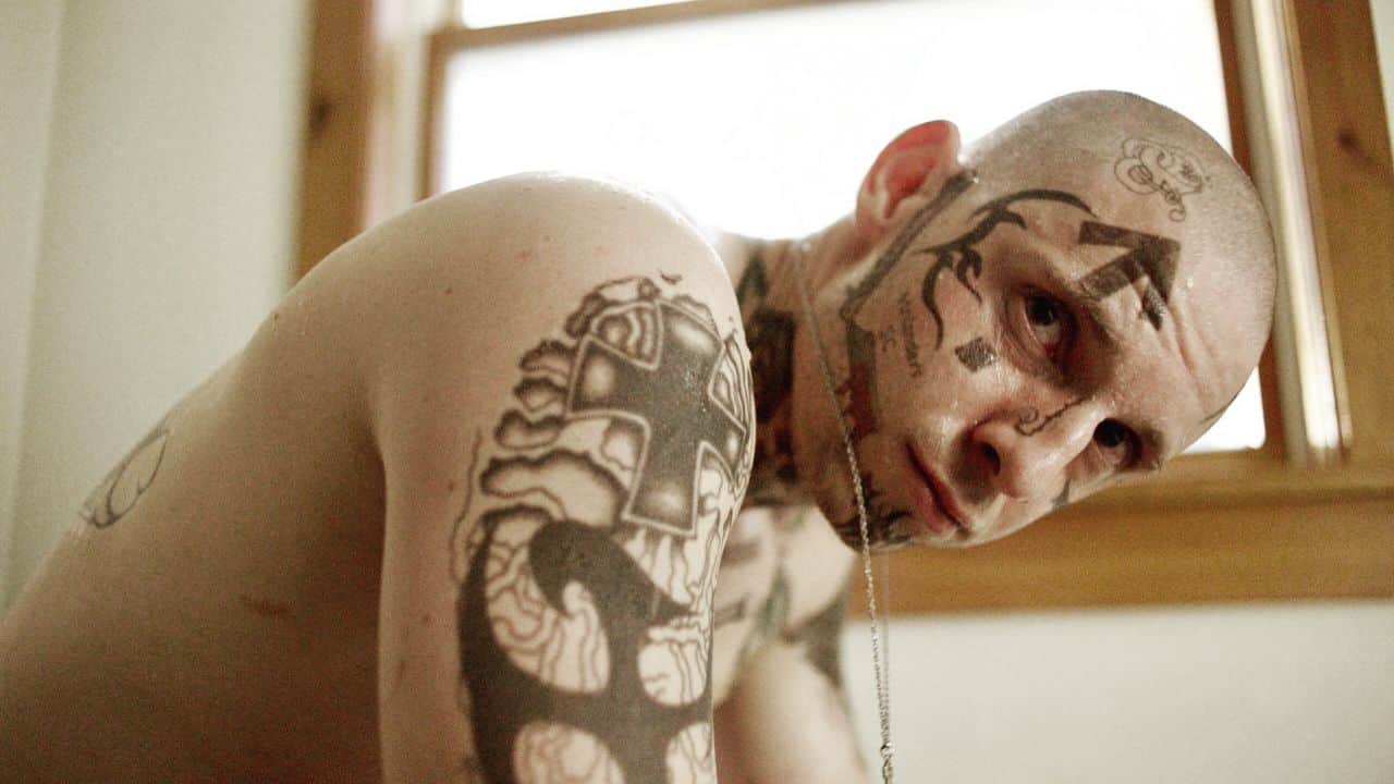 Skin – prima clip del film con Jamie Bell e Vera Farmiga