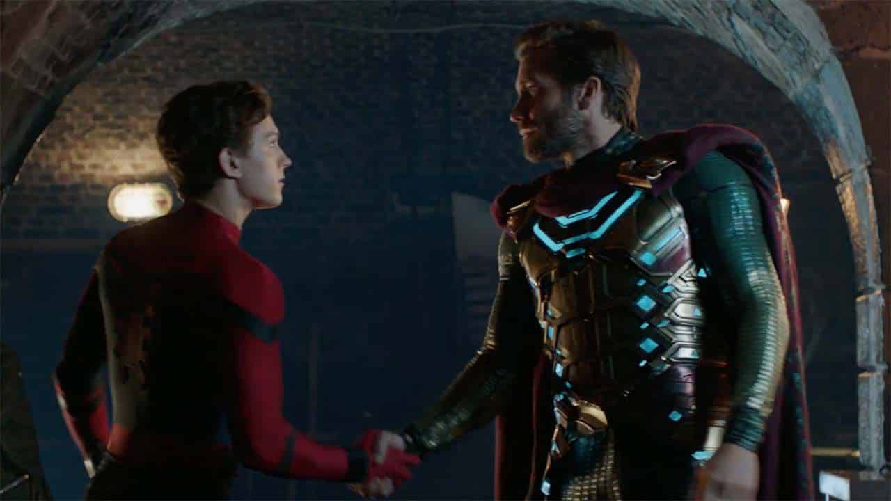 Spider-Man: Far From Home – Jake Gyllenhaal spaventa Tom Holland [VIDEO]