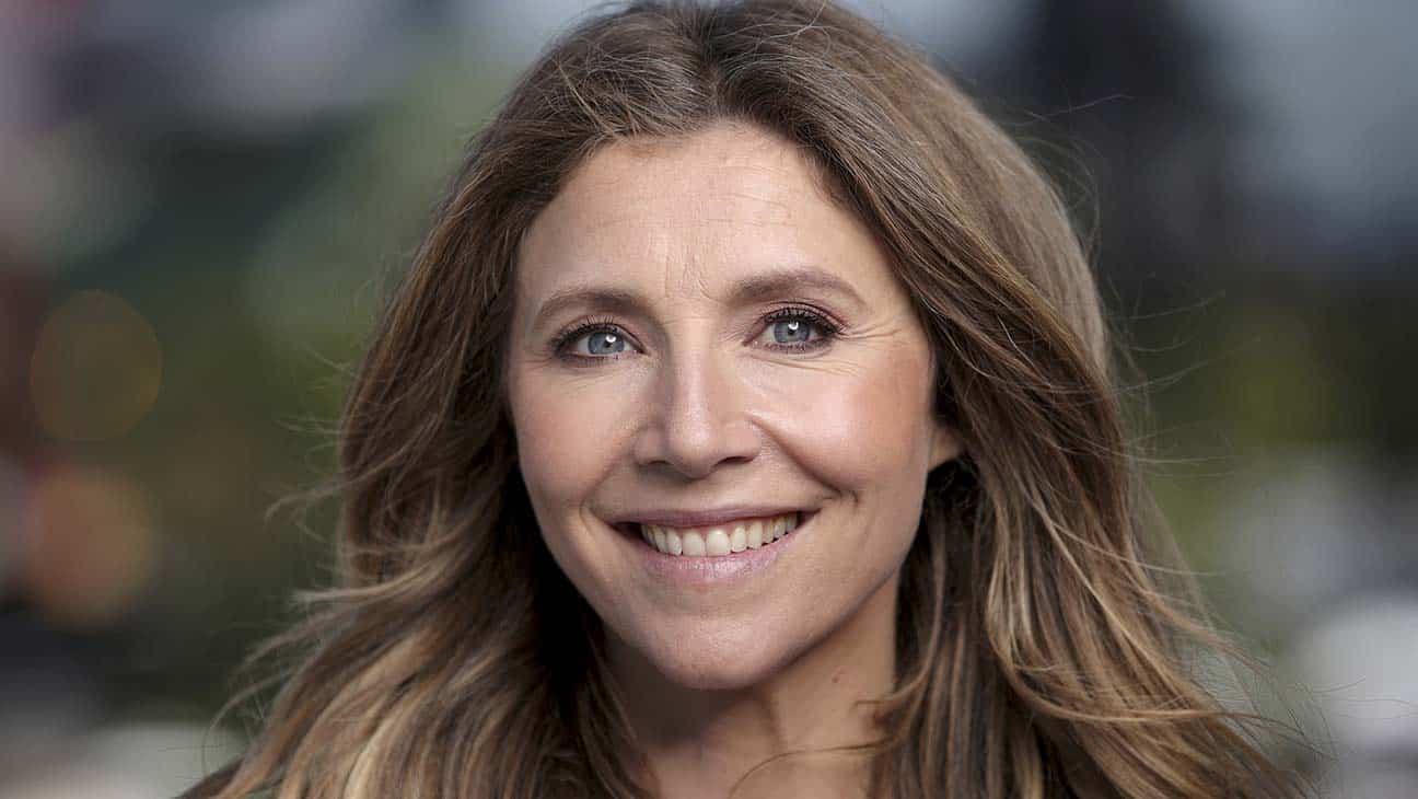 Firefly Lane: Sarah Chalke protagonista di una nuova serie tv drammatica Netflix
