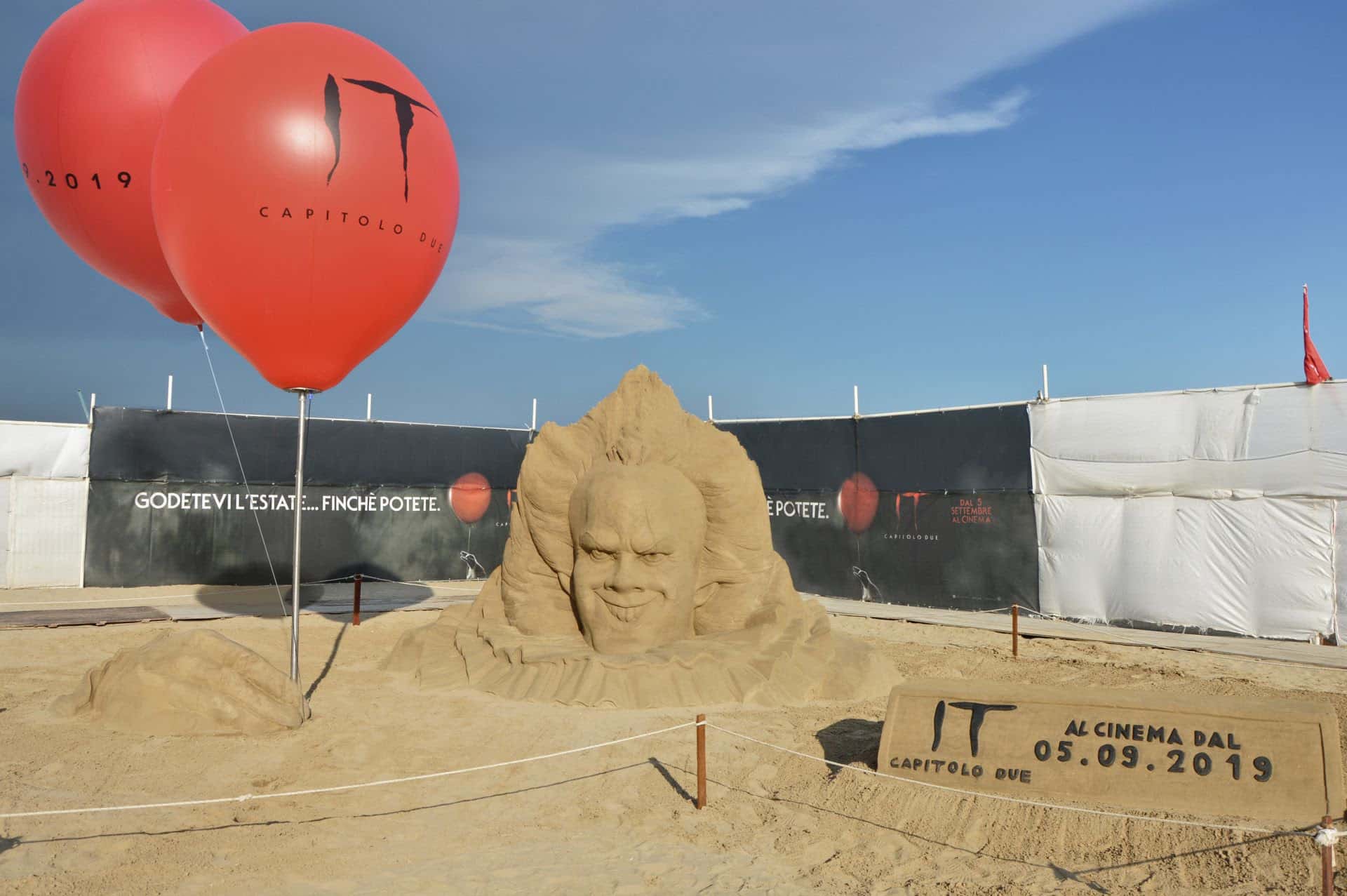 IT: Capitolo Due – Pennywise approda nelle spiagge italiane