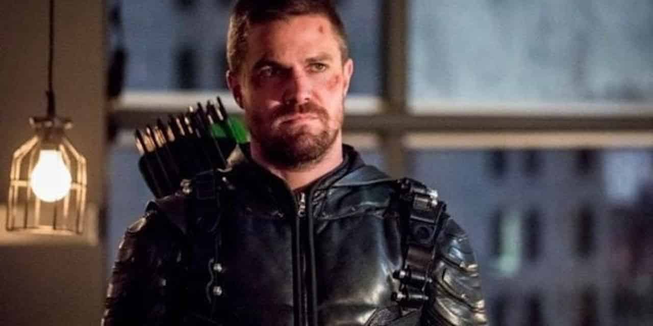 Crisi sulle Terre Infinite: Stephen Amell accenna a un personaggio misterioso