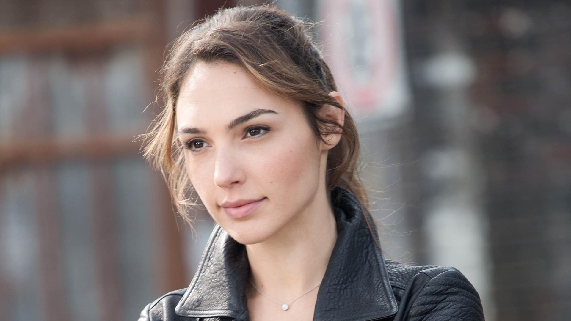 Red Notice: Gal Gadot “costretta” a un volo privato per il Coronavirus