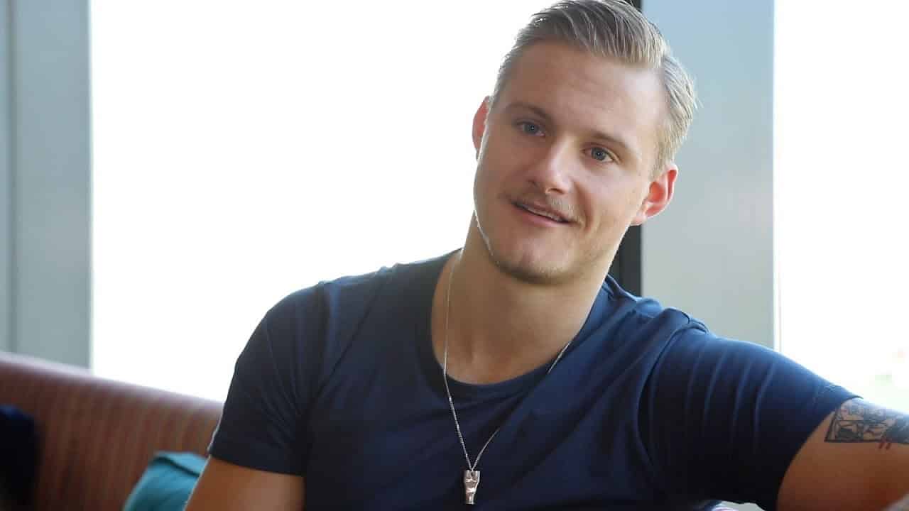 Swing: Alexander Ludwig di Vikings nel cast del film di Howard Deutch