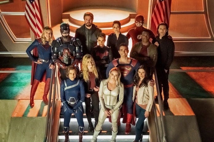 Crisis On Infinite Earths: il trailer finale condiviso da Stephen Amell