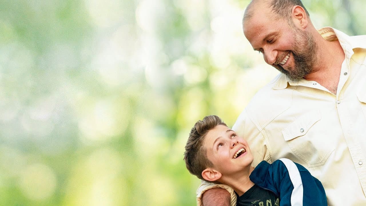 Un sogno per papà: il giovane Theo è protagonista delle nuove clip del film