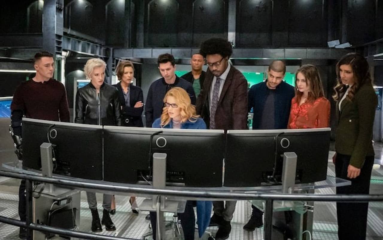 Arrow: le foto del series finale mostrano i cambiamenti post Crisi