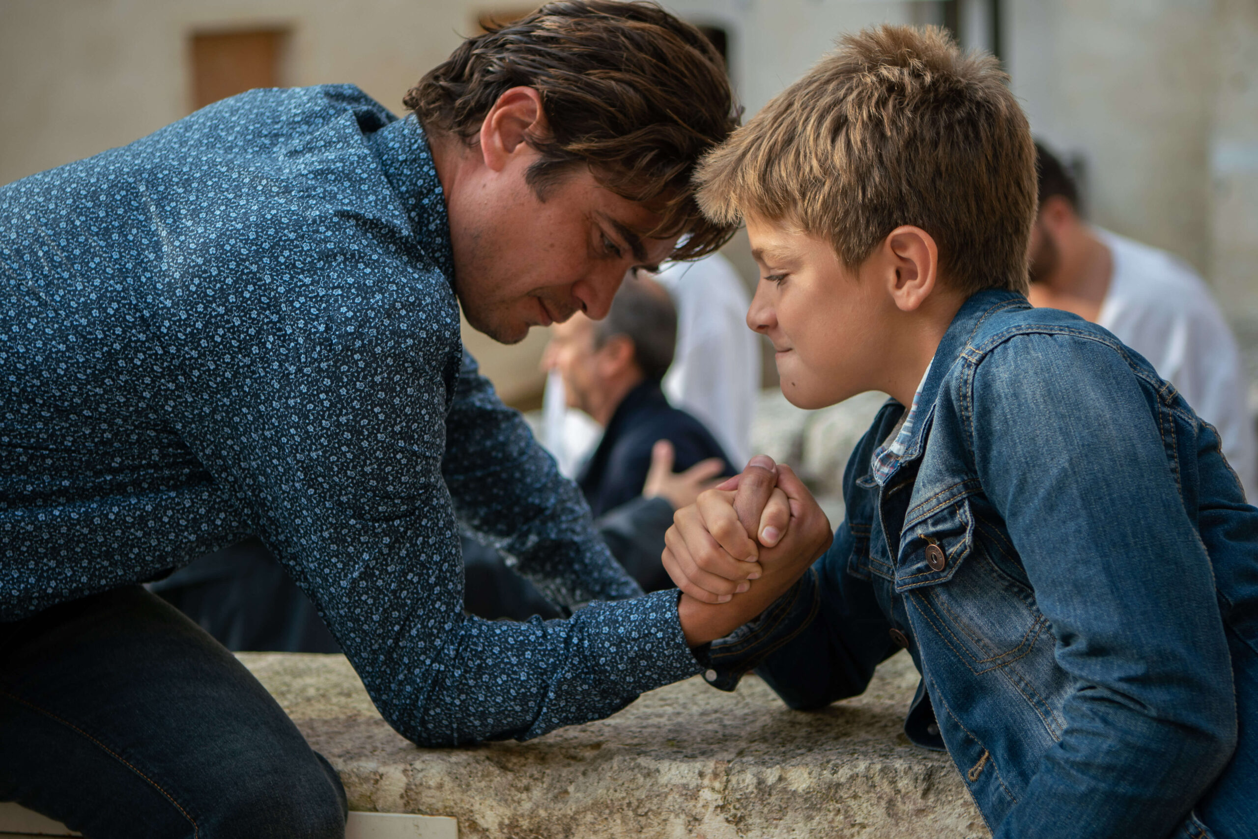 Il ladro di giorni: ecco le prime clip del film con Riccardo Scamarcio