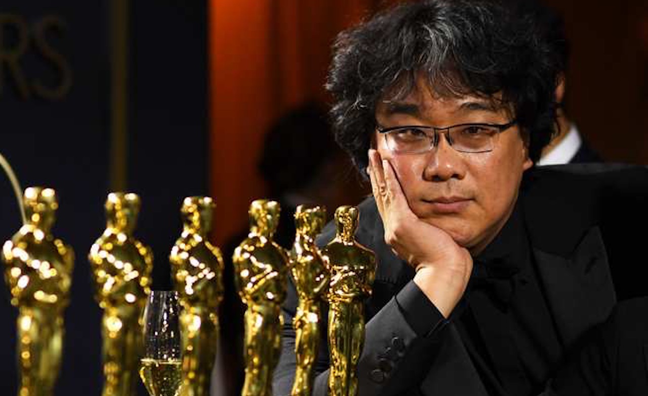 Oscar 2020: Bong Joon Ho si scusa con gli incisori per le tante statuette